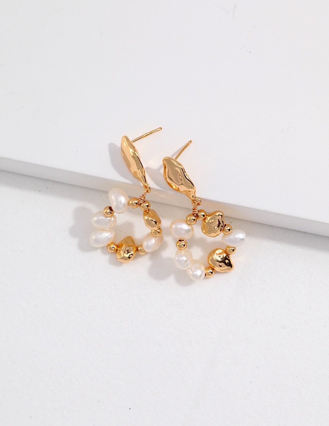 ATHENA PEARL EARRING