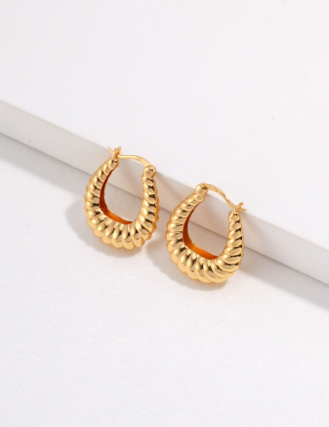 MNEMOSYNE GOLD HUGGIES EARRING