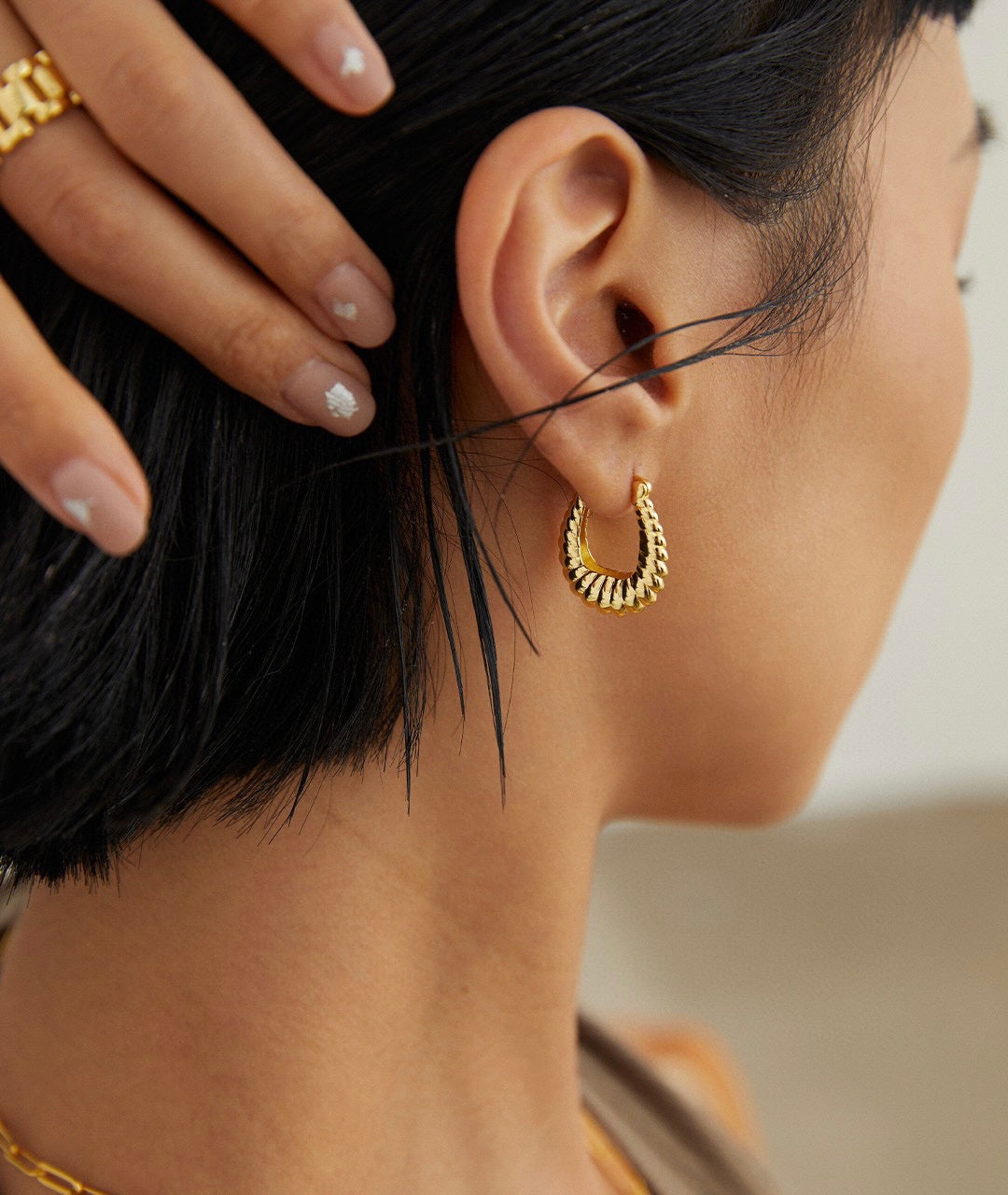 MNEMOSYNE GOLD HUGGIES EARRING