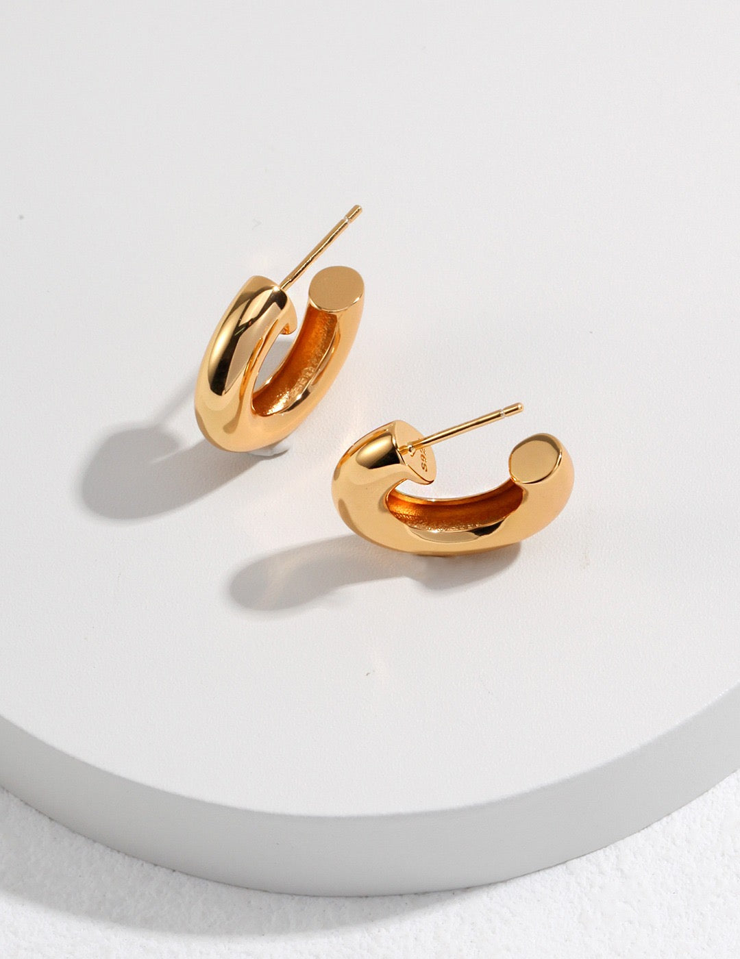 MINIMALISM GOLD EARRING