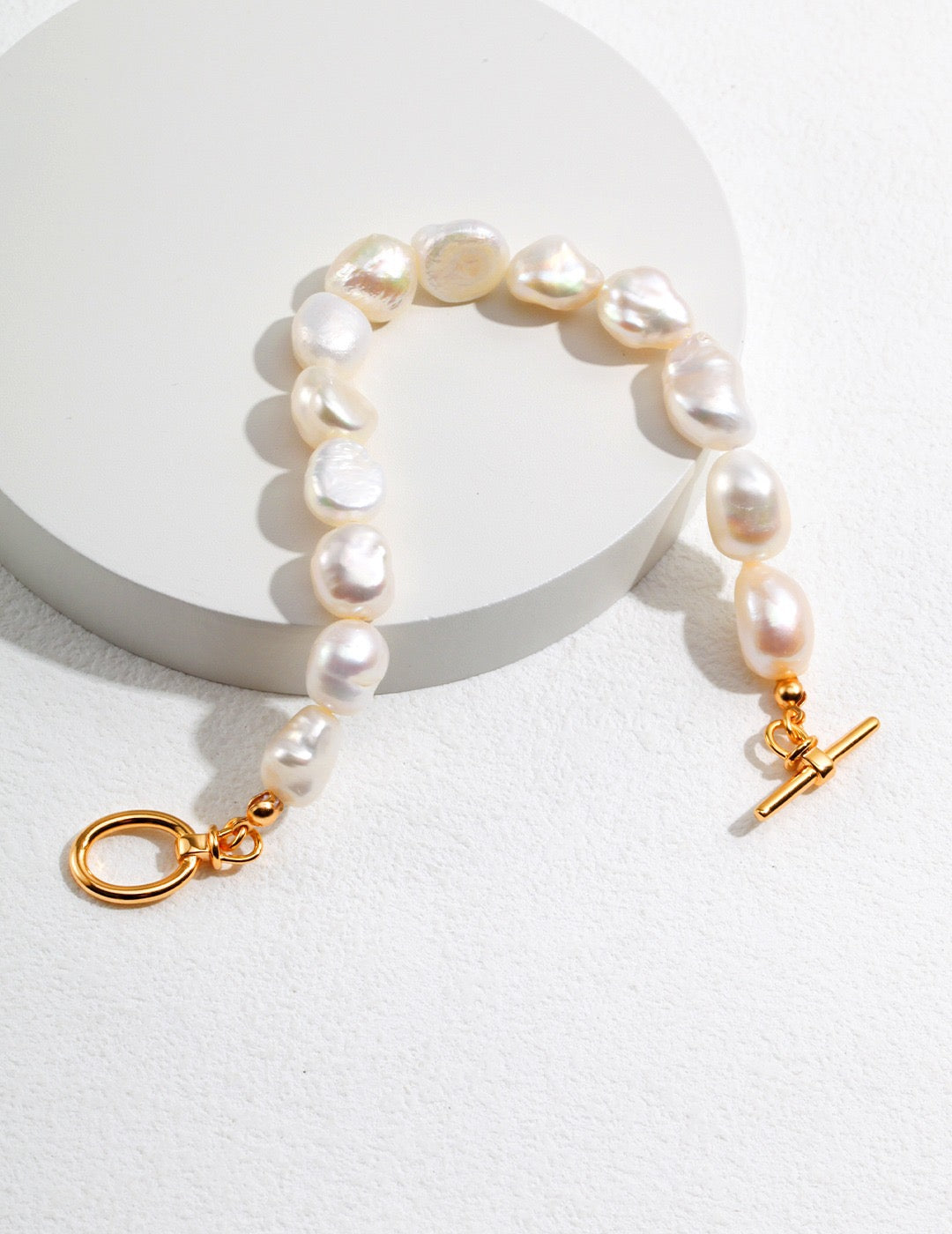 LA DEMOISELLE BAROQUE PEARL BRACELET