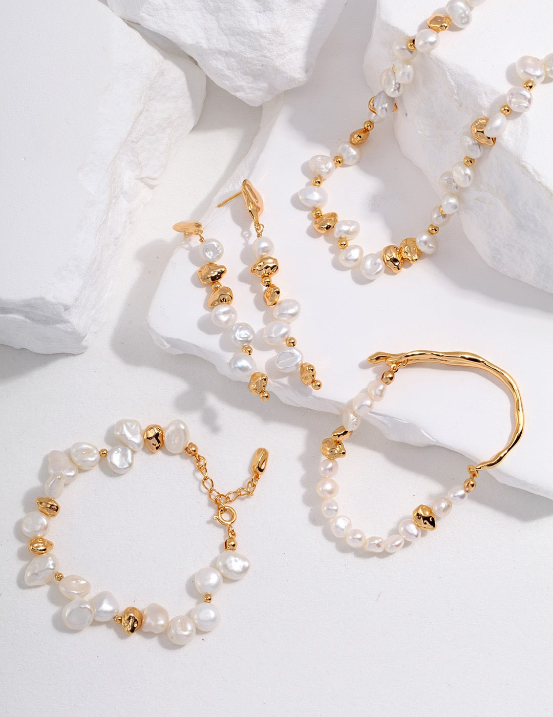 ATHENA PEARL BRACELET